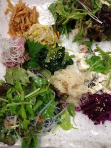 先ずは前菜盛りから